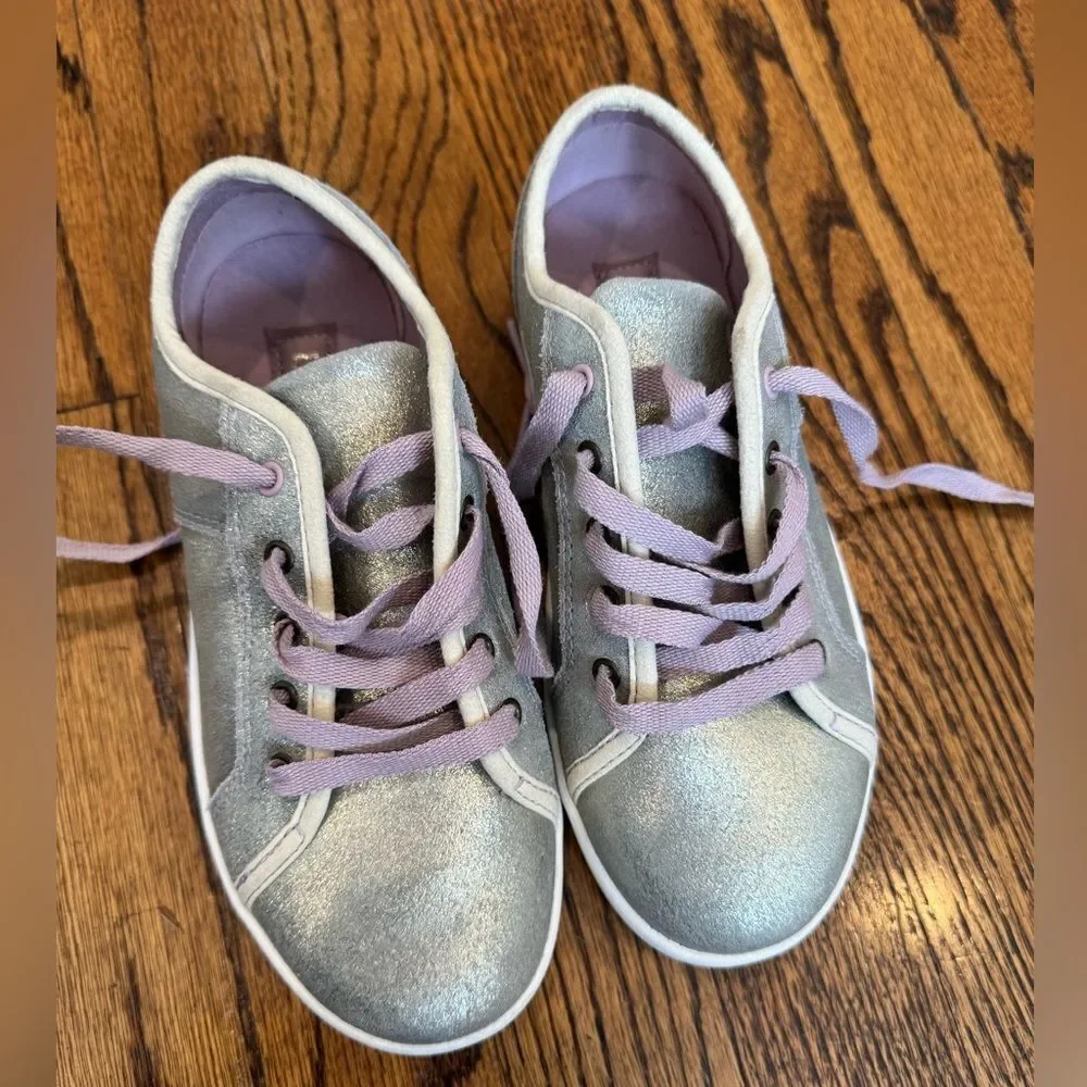 UGG Metallic Silver Gold Kids Sneakers Lavender Purple Like New Girls Size 1